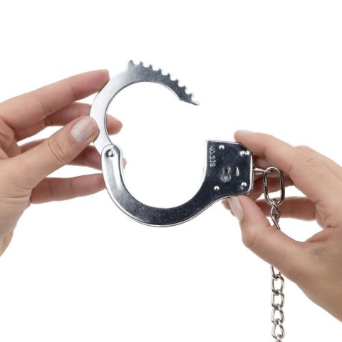Bedroom Fantasies - Metal hancuff